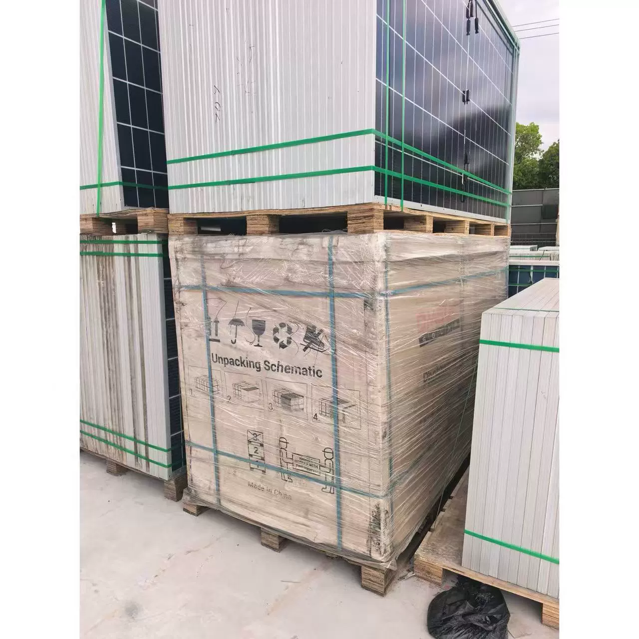 715 A Solar Cell Component